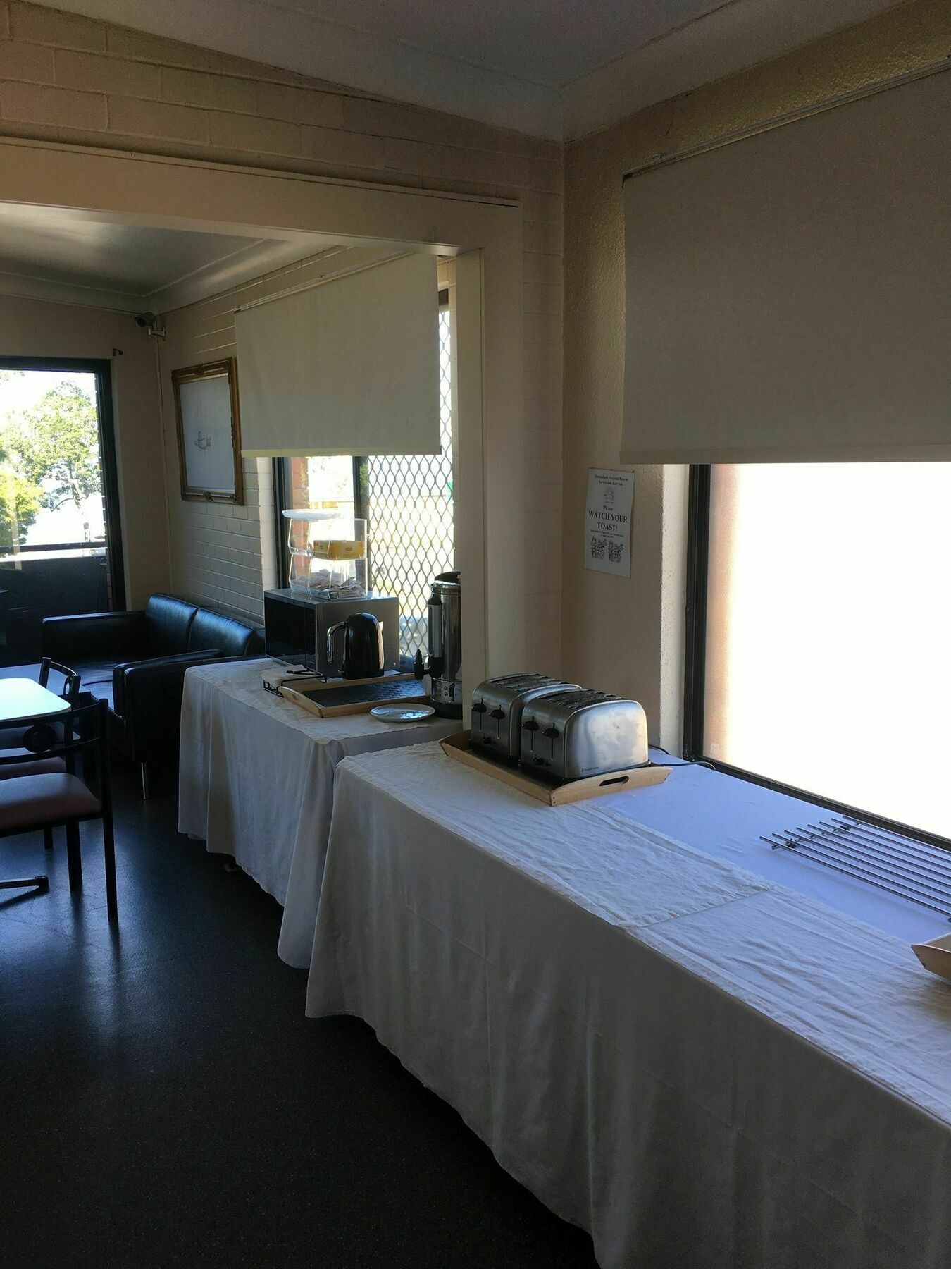 Kingsford Riverside Inn Brisbane Exterior photo